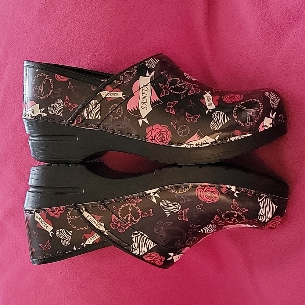 NWOT Sanita Professional Clogs Sz 38